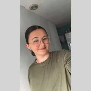 Julie, babysitter à Escaudain