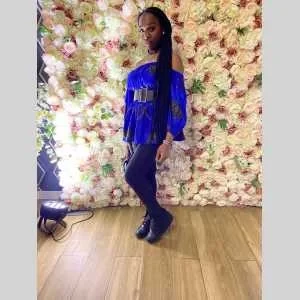 Elesha, babysitter à Draveil