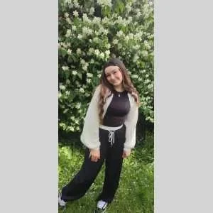 Séléna, babysitter à Sougeal