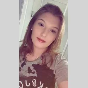 Anastacia , babysitter à Epinal