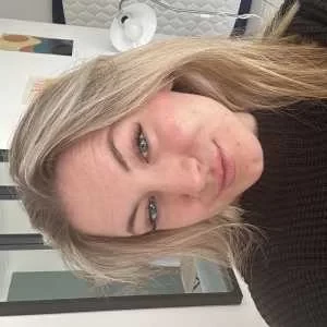 Lison, babysitter à Mauleon