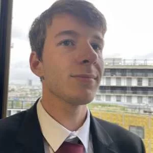 Titouqn, babysitter à Asnieres sur Seine