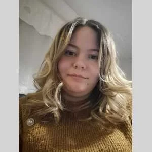 Stessy, babysitter à Roanne