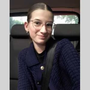 Manon, babysitter à Prasville