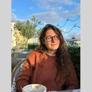 Julie, babysitter à Ceyreste