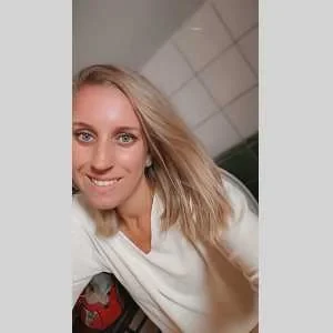 Anna , babysitter à Carros