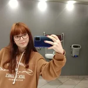 Léana , babysitter à Calais