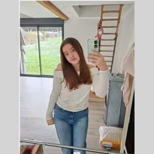 Louna, babysitter à Humbercourt