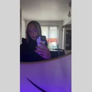 Leonie , babysitter à Leforest