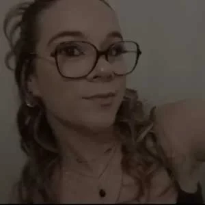 Alya, babysitter à Vendrennes