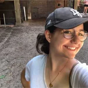 Enora, babysitter à Villebon sur Yvette