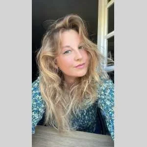 Fleur , babysitter à Rouen