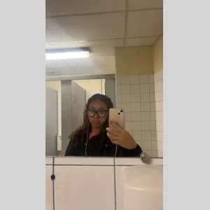 Margot, babysitter à Brieres les Scelles