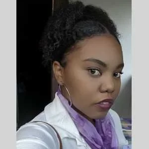 Cynthia , babysitter à Ceauce