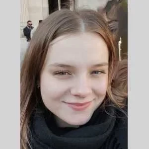 Oliwia , babysitter à Brest