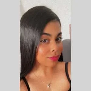 Rania , babysitter à L Ile Saint Denis