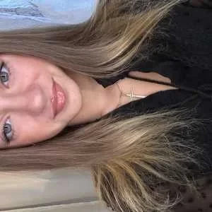 Kenza , babysitter à Saint Herblain