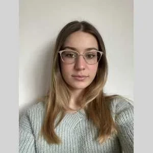 Lea, babysitter à Montgeron