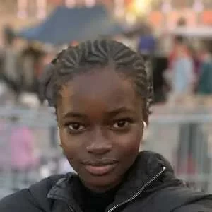 Rokhaya, babysitter à Lille