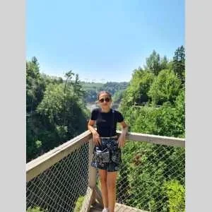 Lili, babysitter à Creon