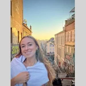 Manon, babysitter à Marseille