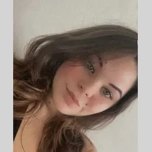 Lola, babysitter à Montreuil