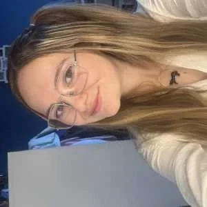 Axelle, babysitter à Saint Etienne