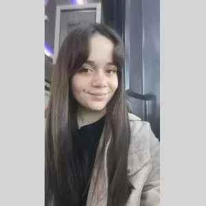 Laura, babysitter à Brie Comte Robert