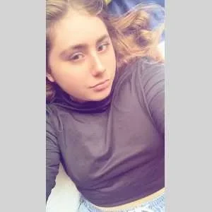 Julie , babysitter à Thimory