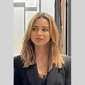 Yasmina, babysitter à Lugrin