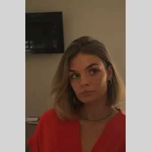 Chloe , babysitter à Achicourt