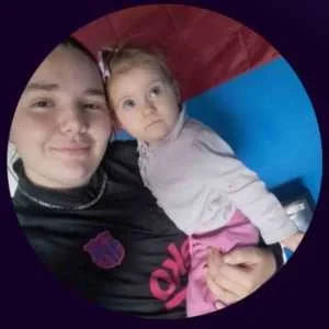 Louane , babysitter à Luce