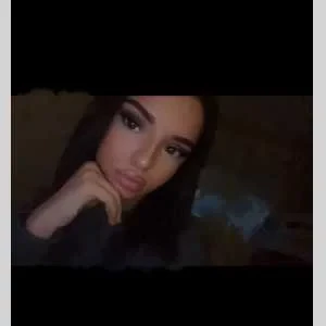 Zina, babysitter à Montfermeil