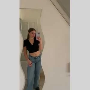 Clara, babysitter à Notre Dame d Oe