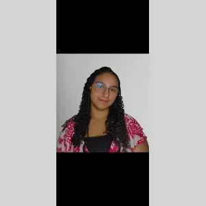 Farah, babysitter à Vix