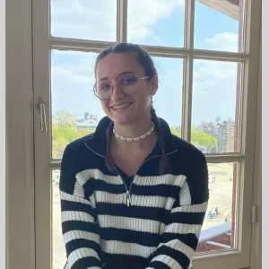 Lise, babysitter à Val Couesnon