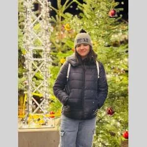 Samantha, babysitter à Prevessin Moens