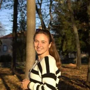 Clara , babysitter à Riom