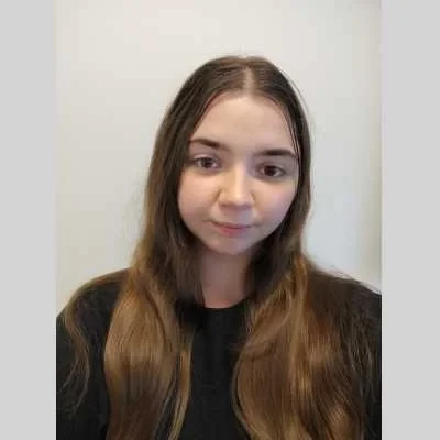 Louann, babysitter à Henansal