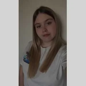 Inaya, babysitter à Favreuil