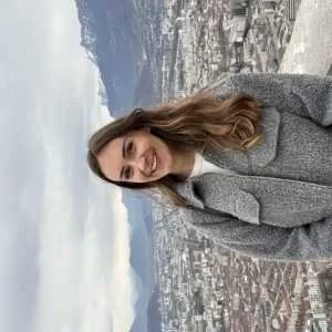 Ines, babysitter à Aix en Provence