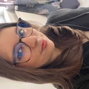 Alice, babysitter à Combs la Ville