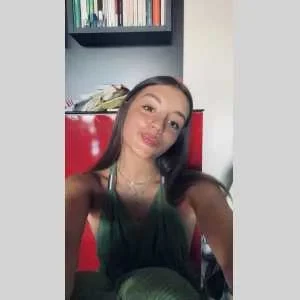 Faustine, babysitter à Riom