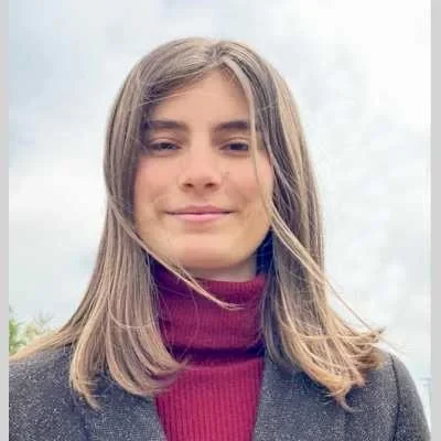 Alma, babysitter à Marseille