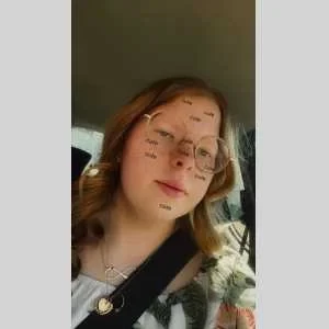 Lenaik , babysitter à Freyming Merlebach