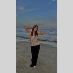 Carla , babysitter à Les Plans