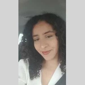 Lina , babysitter à Lezignan la Cebe