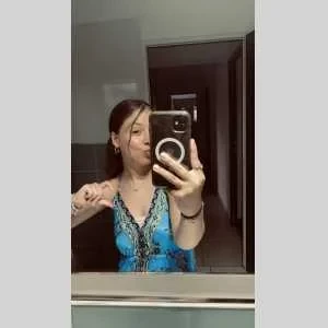 Célia , babysitter à Saint Genis Laval