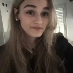 Lena , babysitter à Fontenilles