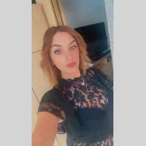 Sawssen, babysitter à Mougins